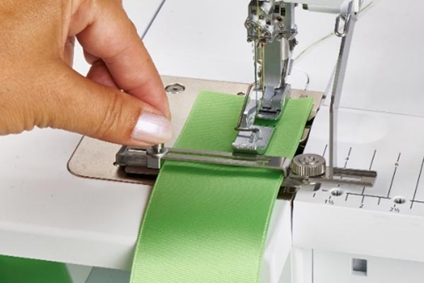 Guide pose ruban réglable Bernina 60mm