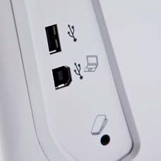 Machine à coudre Brother Innovis VQ2 - Ports USB