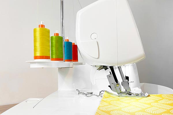Pour les débutants en surjet - Le Grand Livre du Surjet Bernina