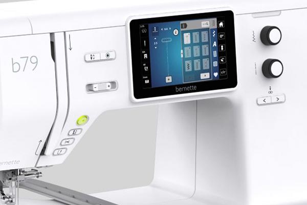 Simplicité et navigation rapide grâce à l'écran tactile et aux boutons multifonction - Bernette 79
