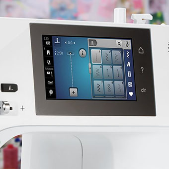Ecran tactile convivial - Machine à coudre Bernina B475 QE Série 4