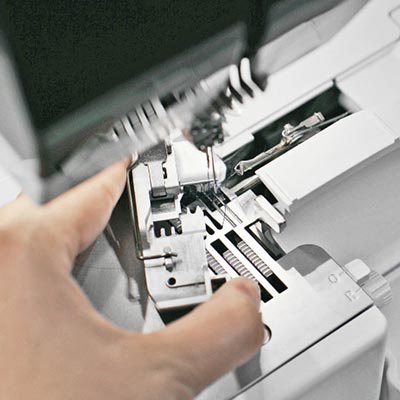 Enfilage rapide - Bernina L890