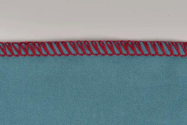 Point de surjet 5 mm à 3 fils - Surjeteuse Brother Airflow 3000