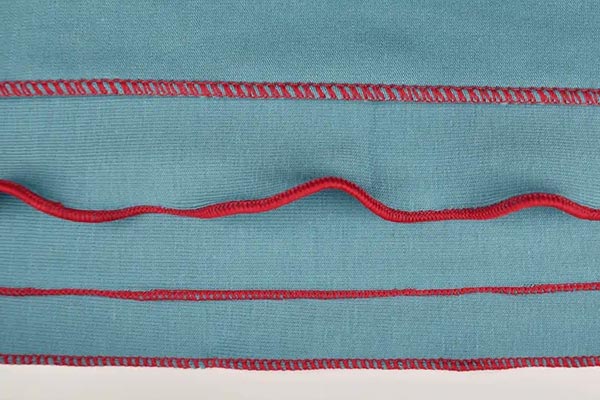 Surjet étroit / ourlet roulotté - Surjeteuse Brother Airflow 3000