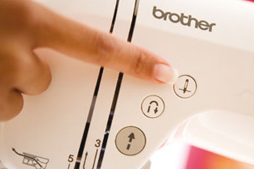 Touches de contrôle à portée de main - Brother innovis 10A 