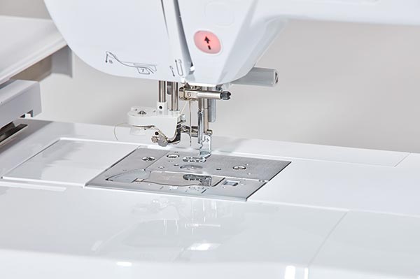Enfile aiguille - Brother Innovis 880E