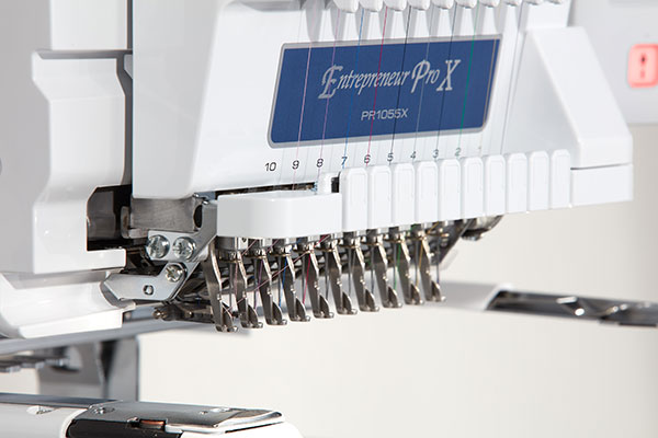 Enfilage automatique 10 aiguilles Brother PR1055X