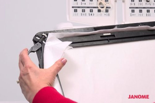 Levier de serrage facile sur les cadres de broderie - Janome Continental M17