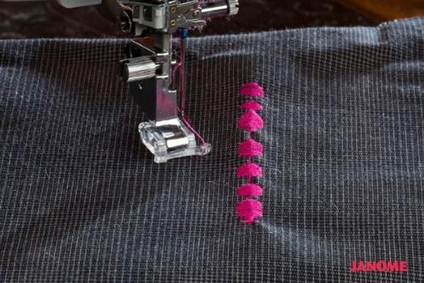 Molette de réglage de la position d'aiguille - Janome Continental M17