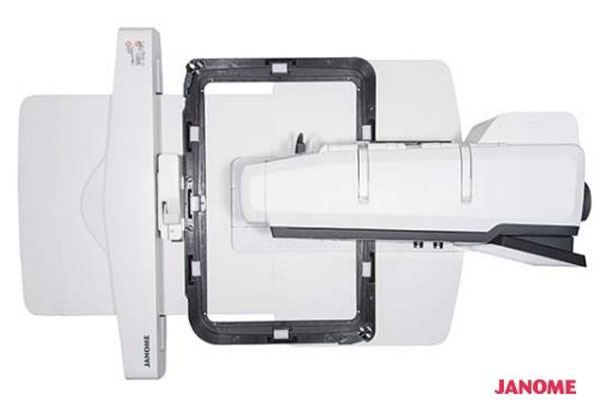 Zone de broderie extra-large - Janome Continental M17