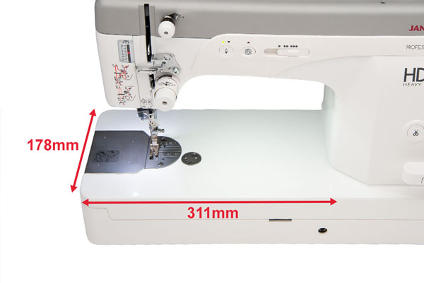 Large surface de travail - Janome HD9