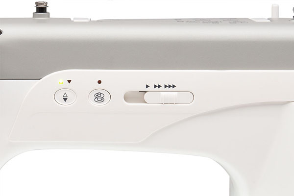 Vitesse de couture de 1600 points par minute - Janome HD9