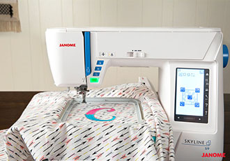 Nombreuses possibilités en broderie avec la Janome Skyline S9