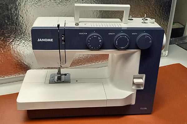 Machine à coudre Janome 1522BL soldée