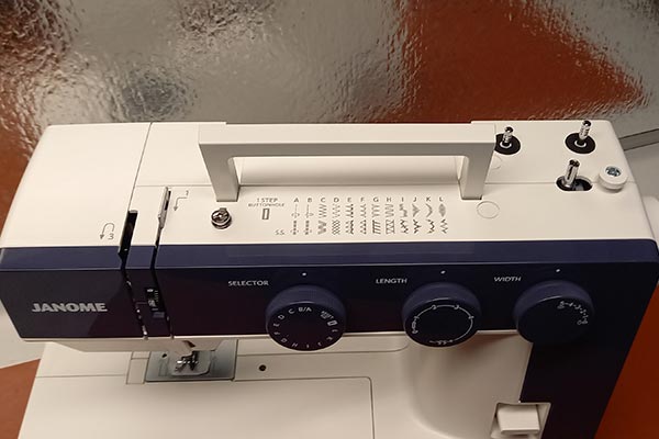 Machine à coudre Janome 1522BL soldée