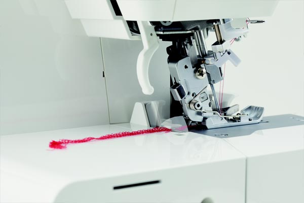 Coupe chaînette automatique de la surjeteuse JUKI MO-3500 Sumato