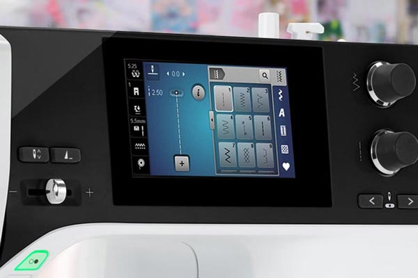Écran tactile convivial de la Bernina 435 Black Edition