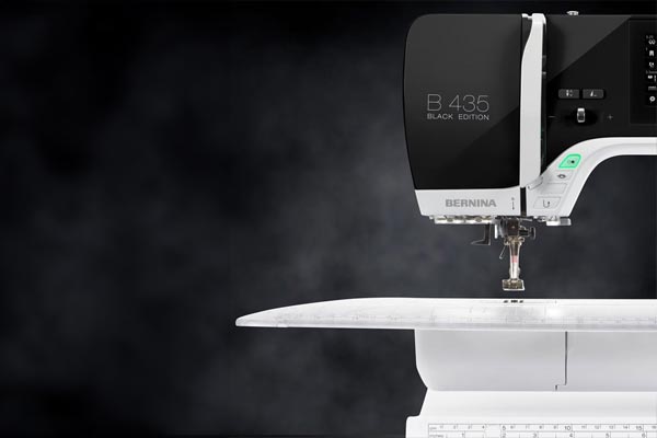 Couture main libre avec la Bernina 435 Black Edition
