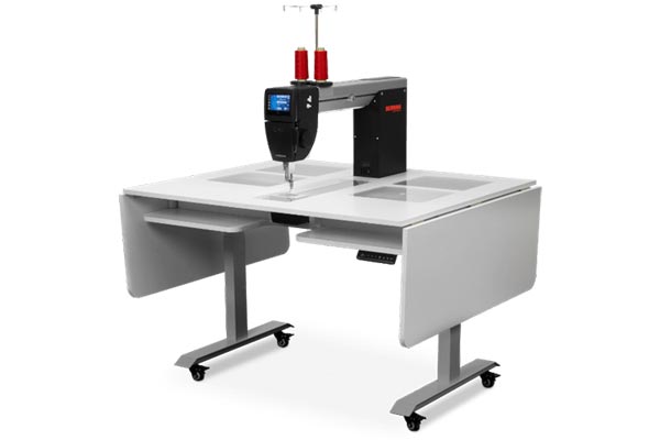 Dimensiosn de la table pliante pour Bernina Q16