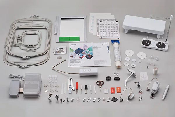 Accessoires inclus avec la machine à coudre et à broder Brother Aveneer EV1