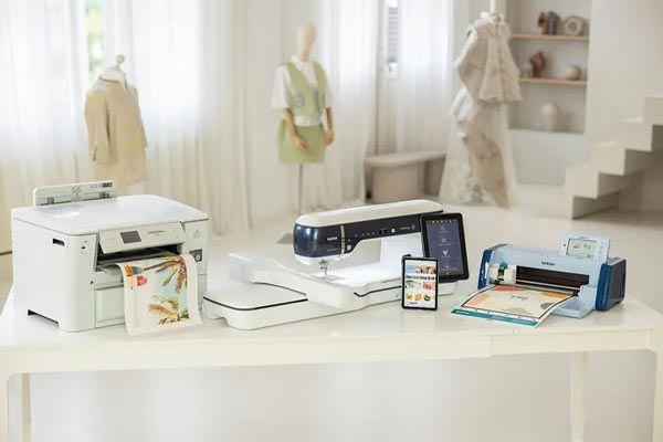 Connectivité et logiciels pour la Brother Aveneer EV1