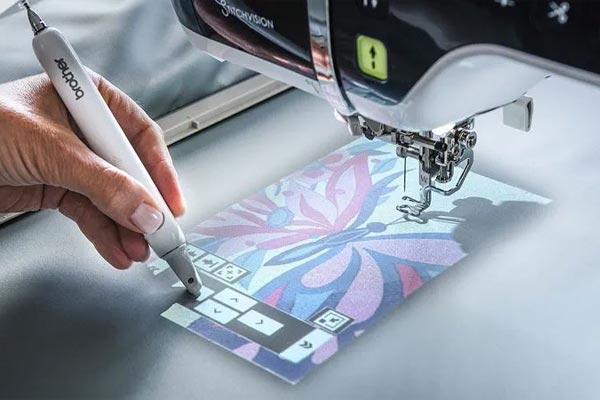 Technologie StitchVision de la machine à coudre et à broder Brother Aveneer EV1
