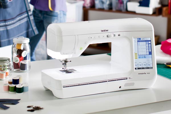 Machine à coudre Brother Innovis VQ2