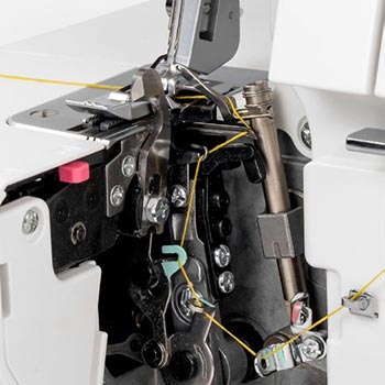 Enfilage facile du boucleur inférieur - Janome MyLock 454D