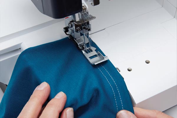 Bras libre de la surjeteuse Pfaff Admire air 6000