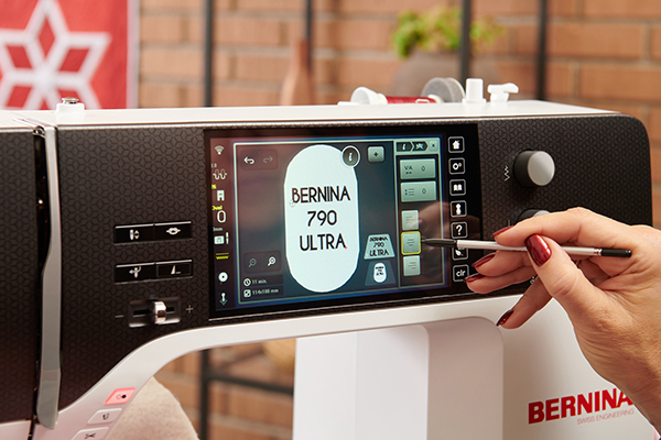 Alignez vos motifs de broderie avec la machine à broder Bernina 790 Ultra
