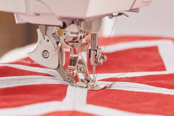 Coudre tous les matériaux avec la machine à coudre Bernina 790 Ultra