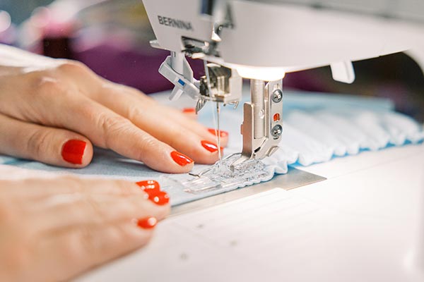 Rapidité et précision de la surjeteuse Bernina L620