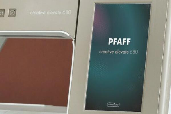 Écran couleur tactile Pfaff Creative Elevate 680