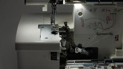 Eclairage du boucleur inférieur surjeteuse Pfaff Admire 3000