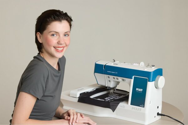 Cadres de broderie inclus avec la machine Pfaff Creative Expect 350