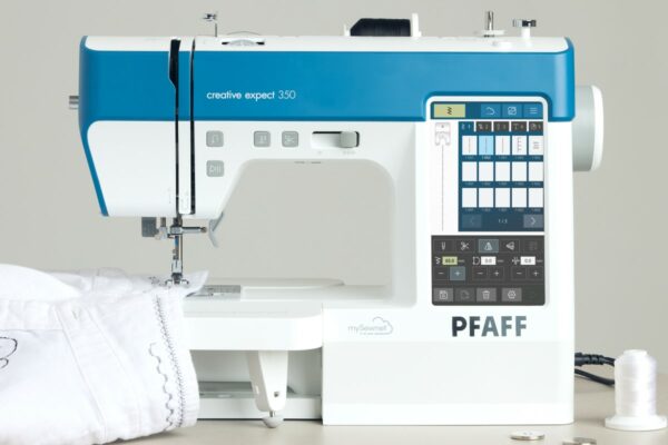 Points et polices de couture de la machine Pfaff Creative Expect 350