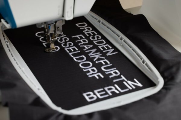 Zone de broderie de la machine Pfaff Creative Expect 350