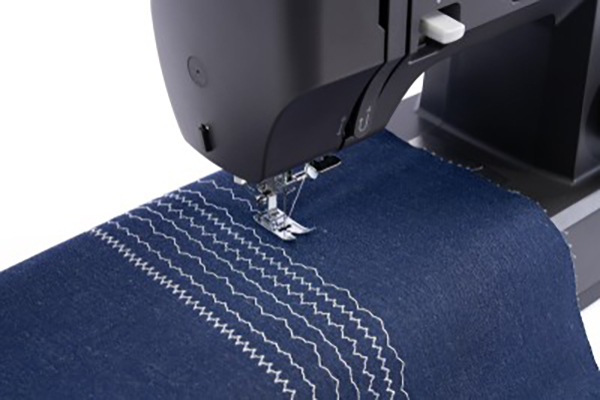 Largeur et longueur de point réglables de la Singer Heavy Duty 4532