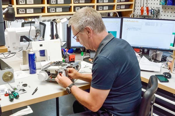 Atelier de réparation et d'entretien en machines à coudre