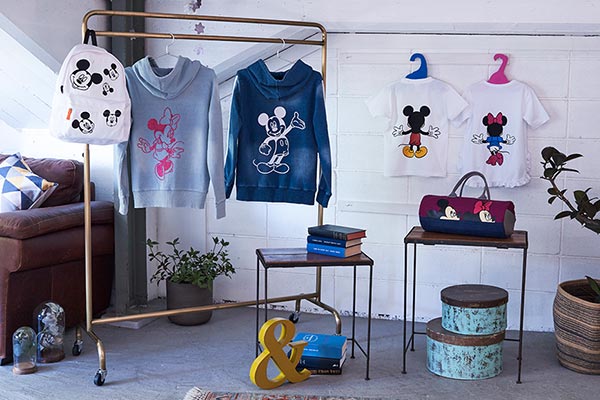 CADSNP10 - Réalisations avec les motifs Disney Mickey Mouse et Minnie Mouse pour ScanNCut Brother