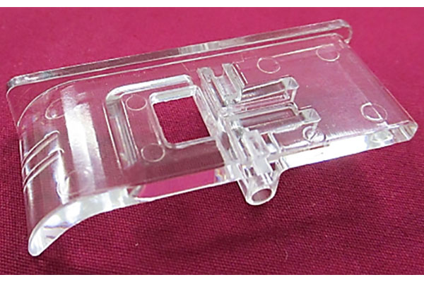 Pied cover transparent court avec guide Janome