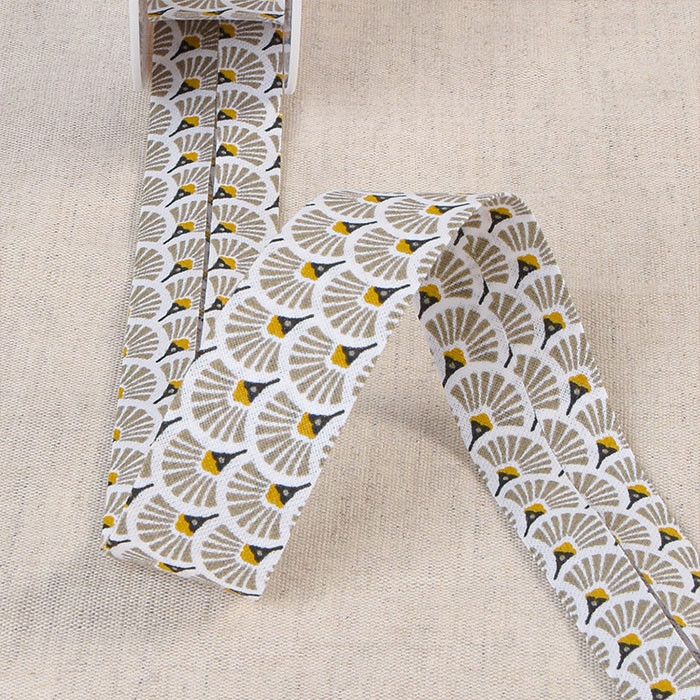 Biais replié "éventails" 27mm au mètre Biais replié "éventails" 27mm au mètre