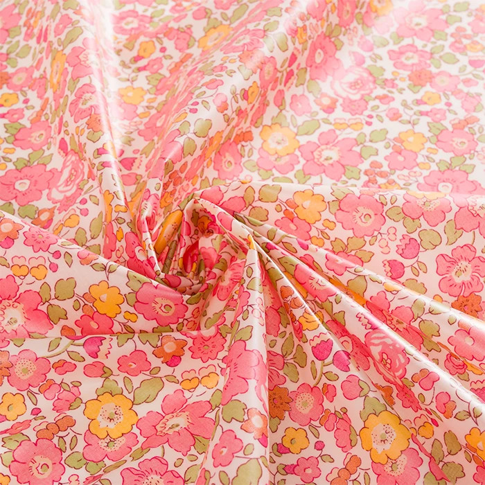 Coupon coton enduit 50x65cm Liberty Tana Lawn Betsy Rose Coupon coton enduit 50x65cm Liberty Tana Lawn Betsy Rose