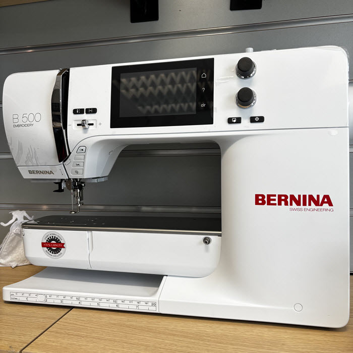 Machine à broder BERNINA Série-5 500 - EXPO Machine à broder BERNINA Série-5 500 - EXPO