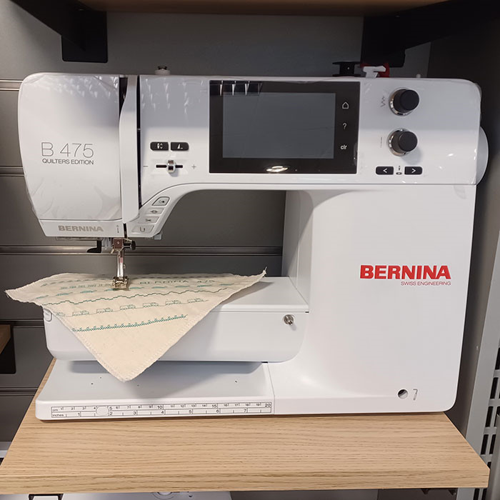 Machine à coudre BERNINA Série-4 475 QE - DEMO Machine à coudre BERNINA Série-4 475 QE - DEMO