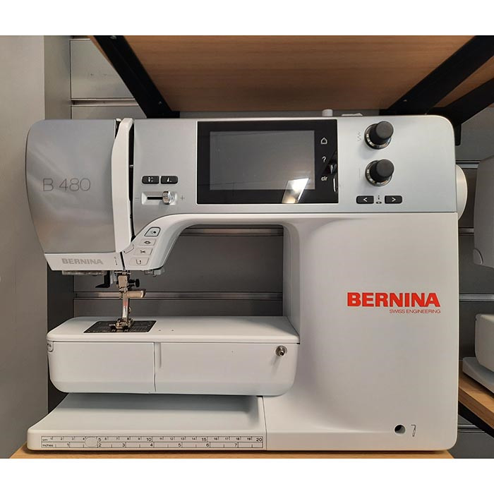 Machine à coudre BERNINA Série-4 480 - DEMO Machine à coudre BERNINA Série-4 480 - DEMO
