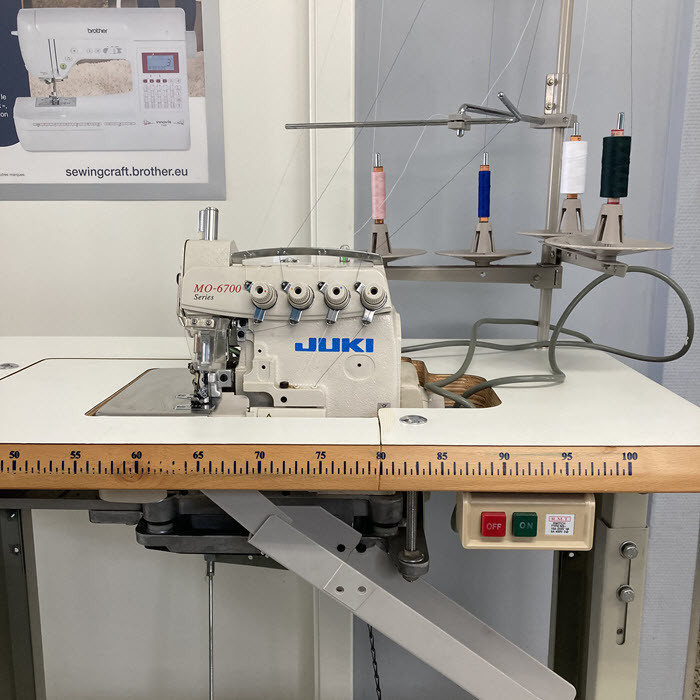 OCCASION - Surjeteuse industrielle JUKI MO 6700 OCCASION - Surjeteuse industrielle JUKI MO 6700