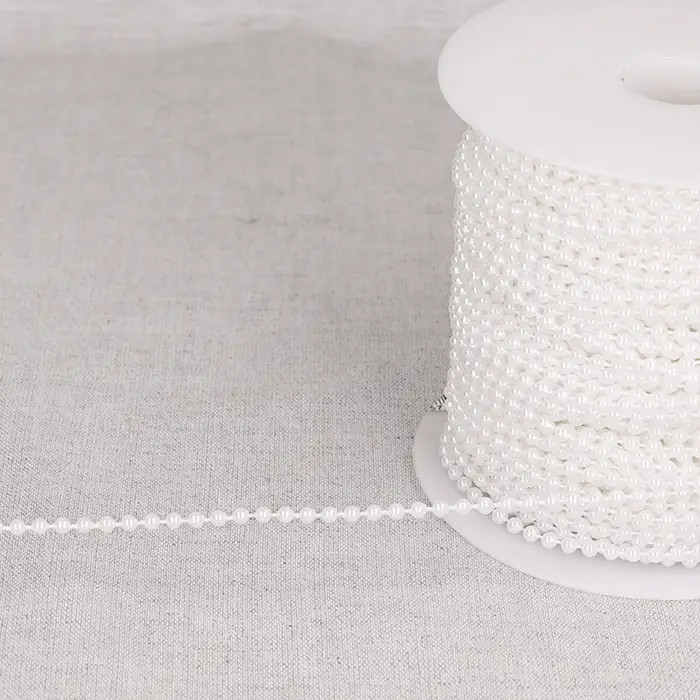 Perles blanches 3mm au mètre Perles blanches 3mm au mètre