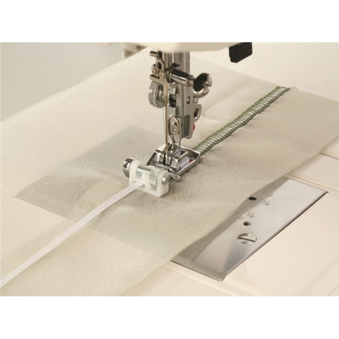 Pied paillettes, ruban, galons Pied paillettes, ruban, galons